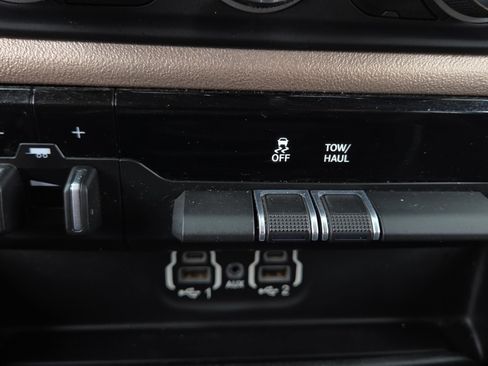Used 2020 RAM 1500 Laramie AWD/4WD image 31