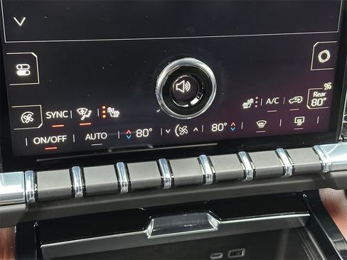 Used 2025 GMC Yukon XL Denali image 28