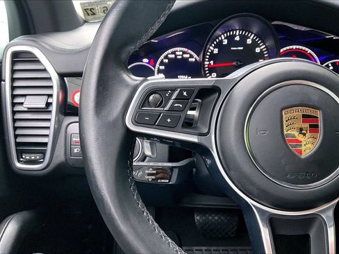 Certified 2022 Porsche Cayenne AWD/4WD image 23