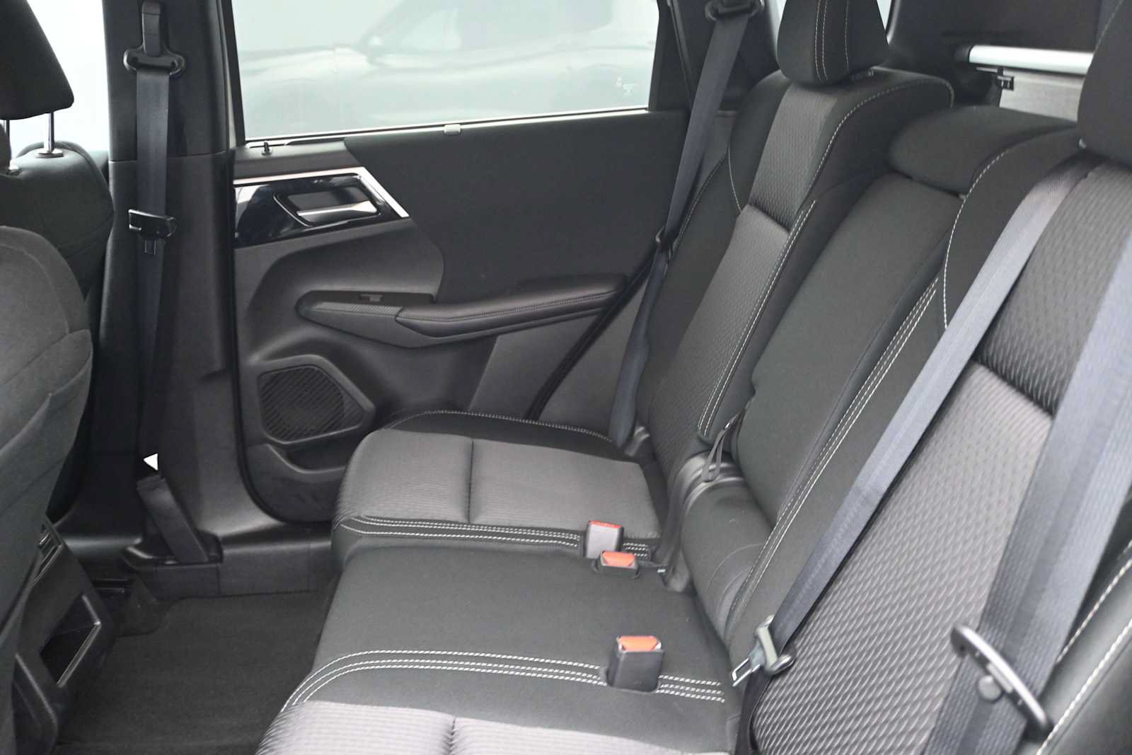 Used 2024 Mitsubishi Outlander ES AWD/4WD image 20
