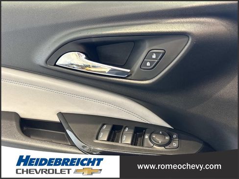 Certified 2024 Chevrolet Trax LT w/ Driver Confidence Package FWD image 11