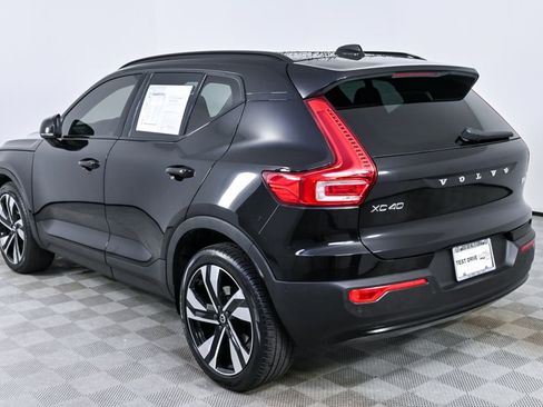 Used 2023 Volvo XC40 B5 Plus w/ Driver Assist Package image 4