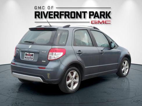 Used 2009 Suzuki SX4 AWD Hatchback w/ Touring Pkg image 3