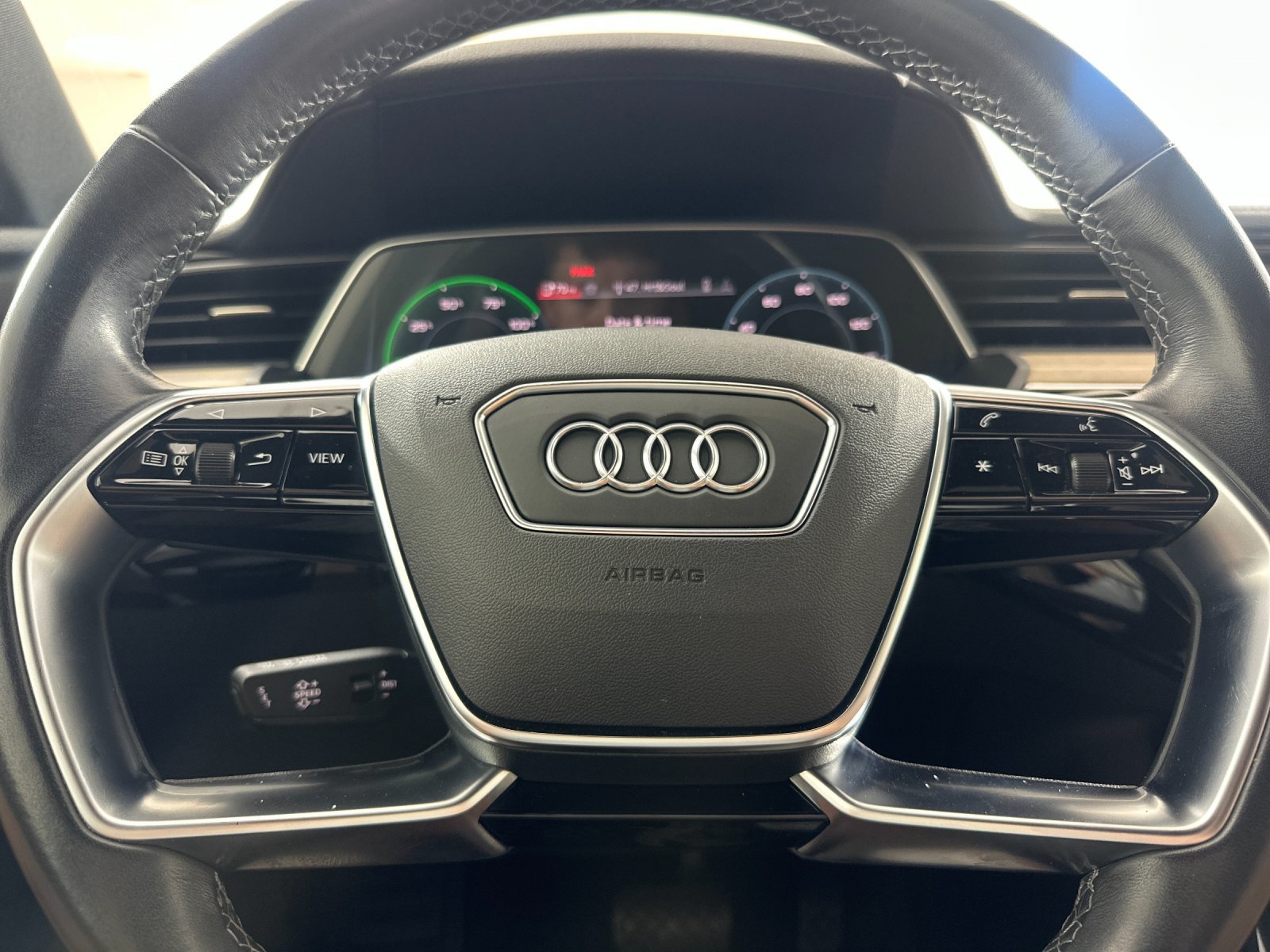 Used 2024 Audi Q8 e-tron Premium Plus AWD/4WD image 23
