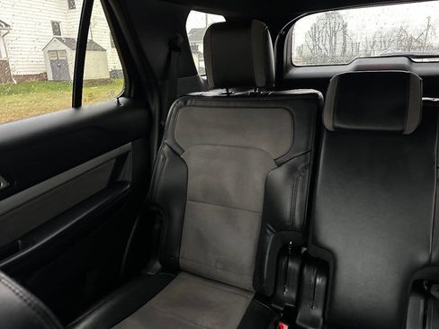 Used 2017 Ford Explorer XLT w/ Equipment Group 202A image 22