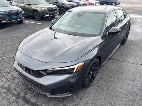 Used 2025 Honda Civic Sport image 6
