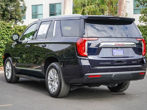 Used 2024 GMC Yukon SLT AWD/4WD image 4