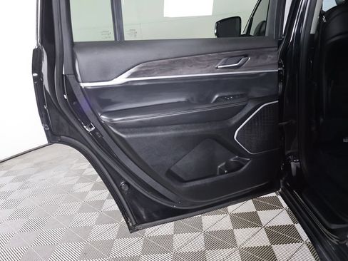 Used 2021 Jeep Grand Cherokee L Limited AWD/4WD image 25
