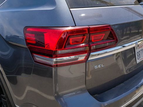 Used 2018 Volkswagen Atlas SEL FWD image 17