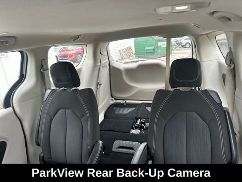 Used 2023 Chrysler Voyager LX FWD image 17