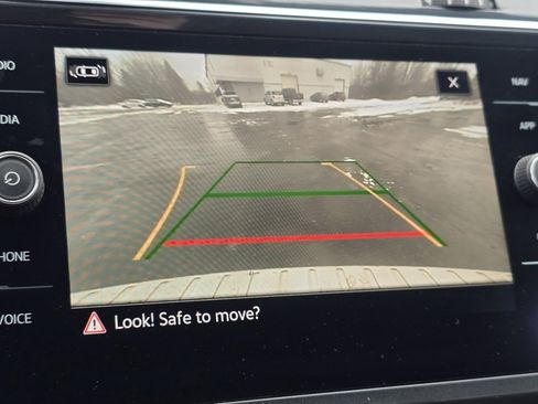 Used 2022 Volkswagen Tiguan SEL R-Line image 22