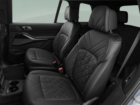 Used 2024 BMW X7 xDrive40i w/ Executive Package AWD/4WD image 11