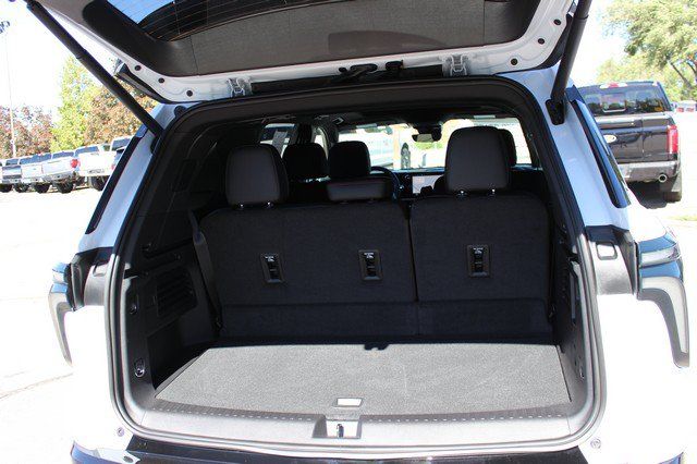 Used 2026 Chevrolet Traverse RS AWD/4WD image 12