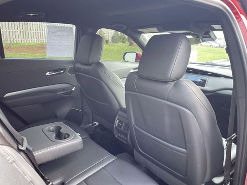 Used 2023 Cadillac XT4 Premium Luxury image 37