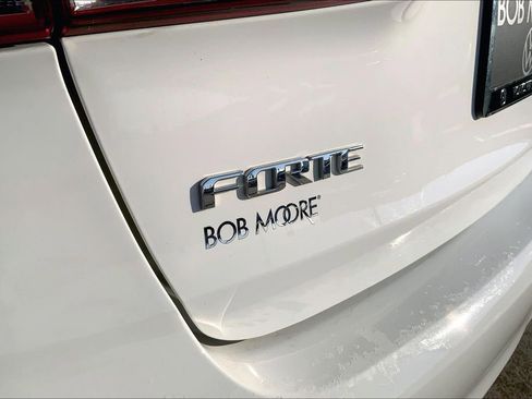 Used 2018 Kia Forte LX FWD image 8