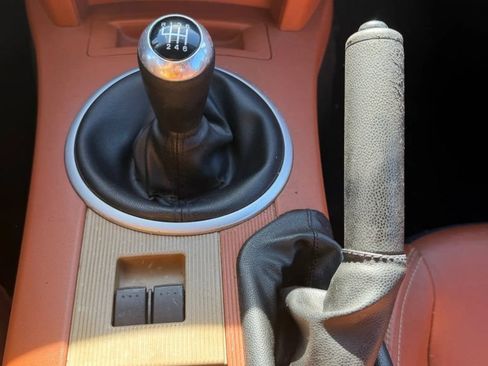 Used 2006 MAZDA MX-5 Miata Grand Touring RWD image 19