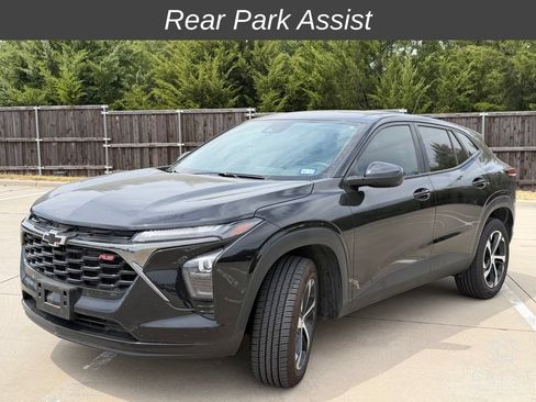Used 2025 Chevrolet Trax RS w/ Driver Confidence Package FWD image 4