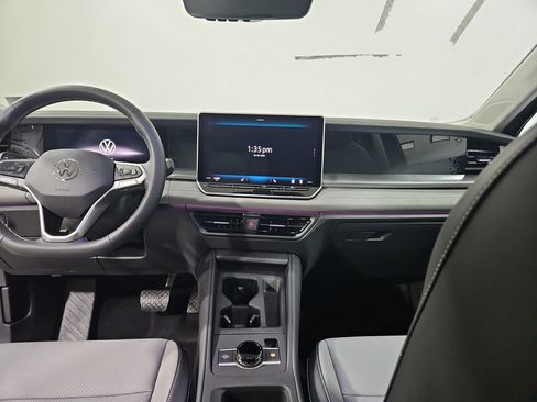 New 2026 Volkswagen Tiguan SE AWD/4WD image 17