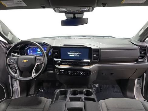 Used 2025 Chevrolet Silverado 1500 LT AWD/4WD image 13