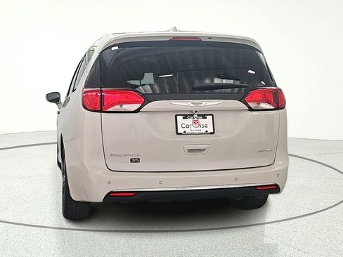 Used 2020 Chrysler Pacifica Limited FWD image 6
