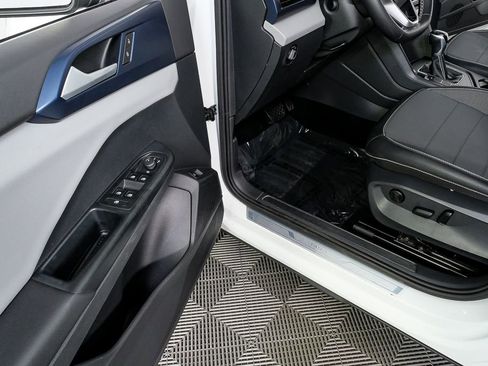 Used 2022 Volkswagen Taos SE w/ IQ.Drive SE Package image 7