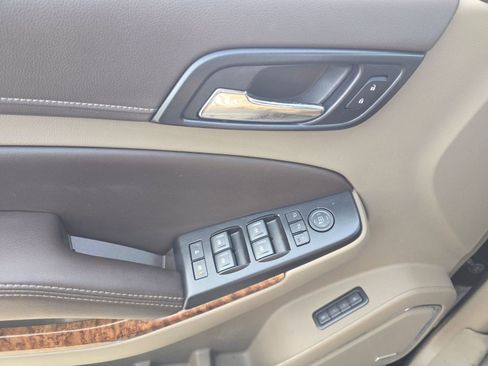 Used 2019 Chevrolet Suburban Premier image 19