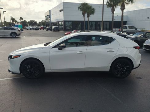 New 2025 MAZDA MAZDA3 Hatchback w/Premium Plus Pkg image 7