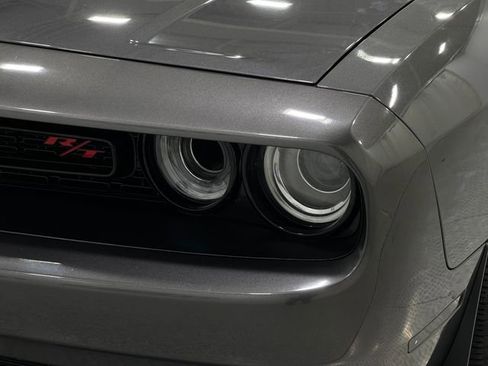 Used 2019 Dodge Challenger R/T Scat Pack w/ Shaker Package image 32