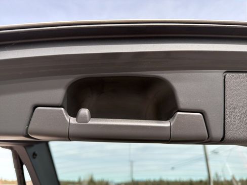 Used 2023 Volvo XC60 B5 Plus w/ Protection Package Premier image 23