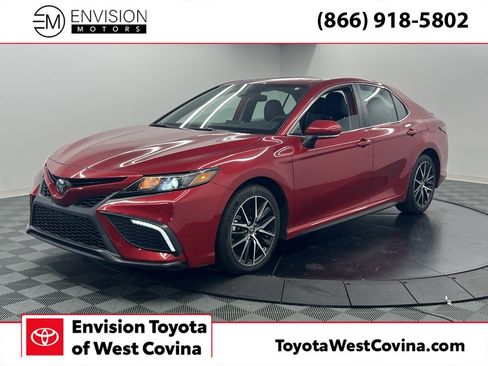 Used 2023 Toyota Camry SE image 1