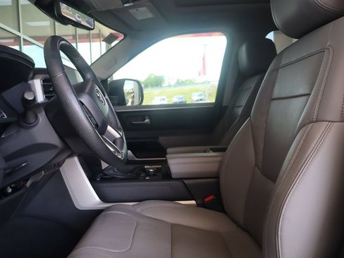Used 2022 Toyota Tundra Limited AWD/4WD image 14