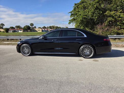 Used 2022 Mercedes-Benz S 580 S 580 image 3