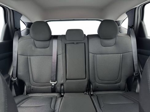 New 2026 Hyundai Tucson SE image 16