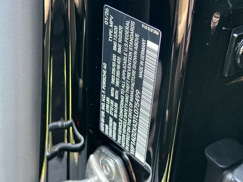 New 2026 Porsche Macan Electric RWD image 34