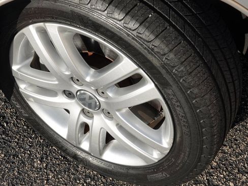 Used 2010 Volkswagen Jetta TDI FWD image 32