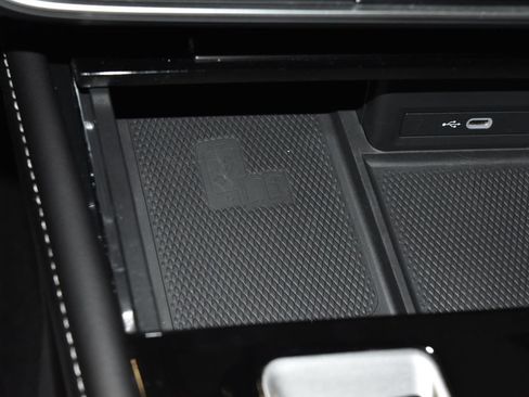 Used 2024 Volkswagen Atlas Cross Sport SE FWD image 14