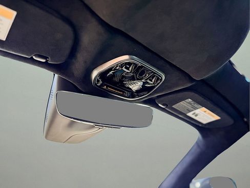 Used 2025 McLaren Artura Spider image 29