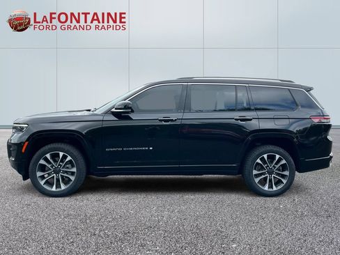 Used 2021 Jeep Grand Cherokee L Overland w/ Luxury Tech Group IV AWD/4WD image 4