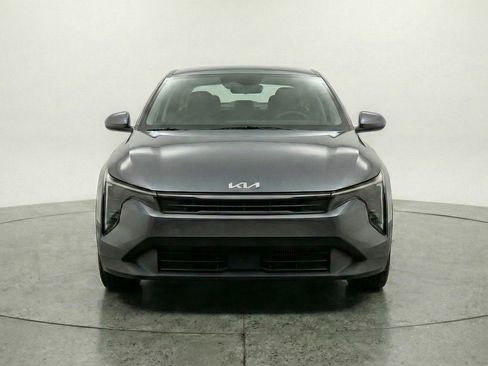 Used 2025 Kia K4 LXS image 2