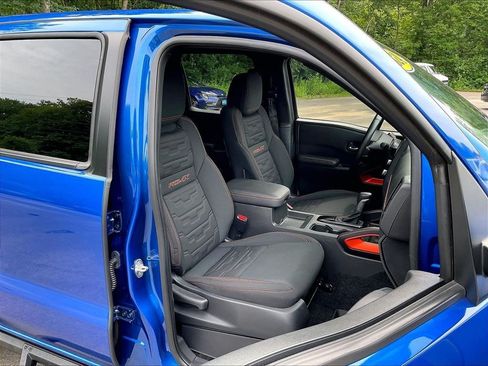Used 2024 Nissan Frontier PRO-4X w/ Technology Package AWD/4WD image 11