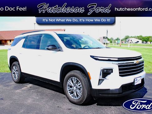 Used 2025 Chevrolet Traverse LT FWD image 1
