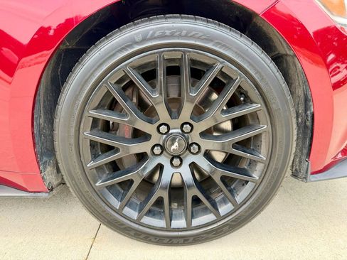 Used 2017 Ford Mustang GT w/ GT Performance Package RWD image 32