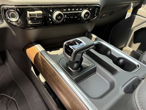New 2026 Chevrolet Silverado 1500 High Country w/ High Country Premium Package AWD/4WD image 37