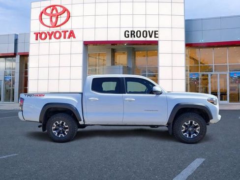 Used 2023 Toyota Tacoma TRD Off-Road w/ Technology Package AWD/4WD image 7
