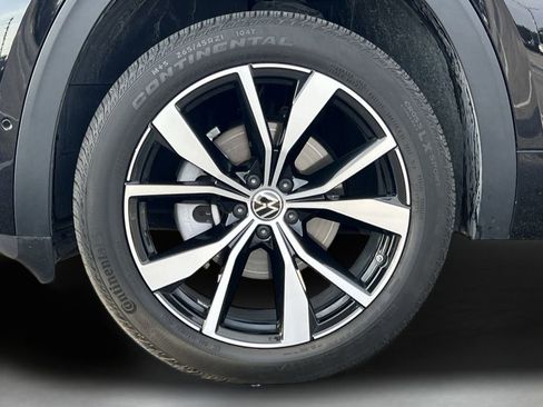 Certified 2025 Volkswagen Atlas Cross Sport SEL Premium R-Line image 10