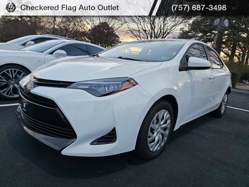 Used 2019 Toyota Corolla LE image 1