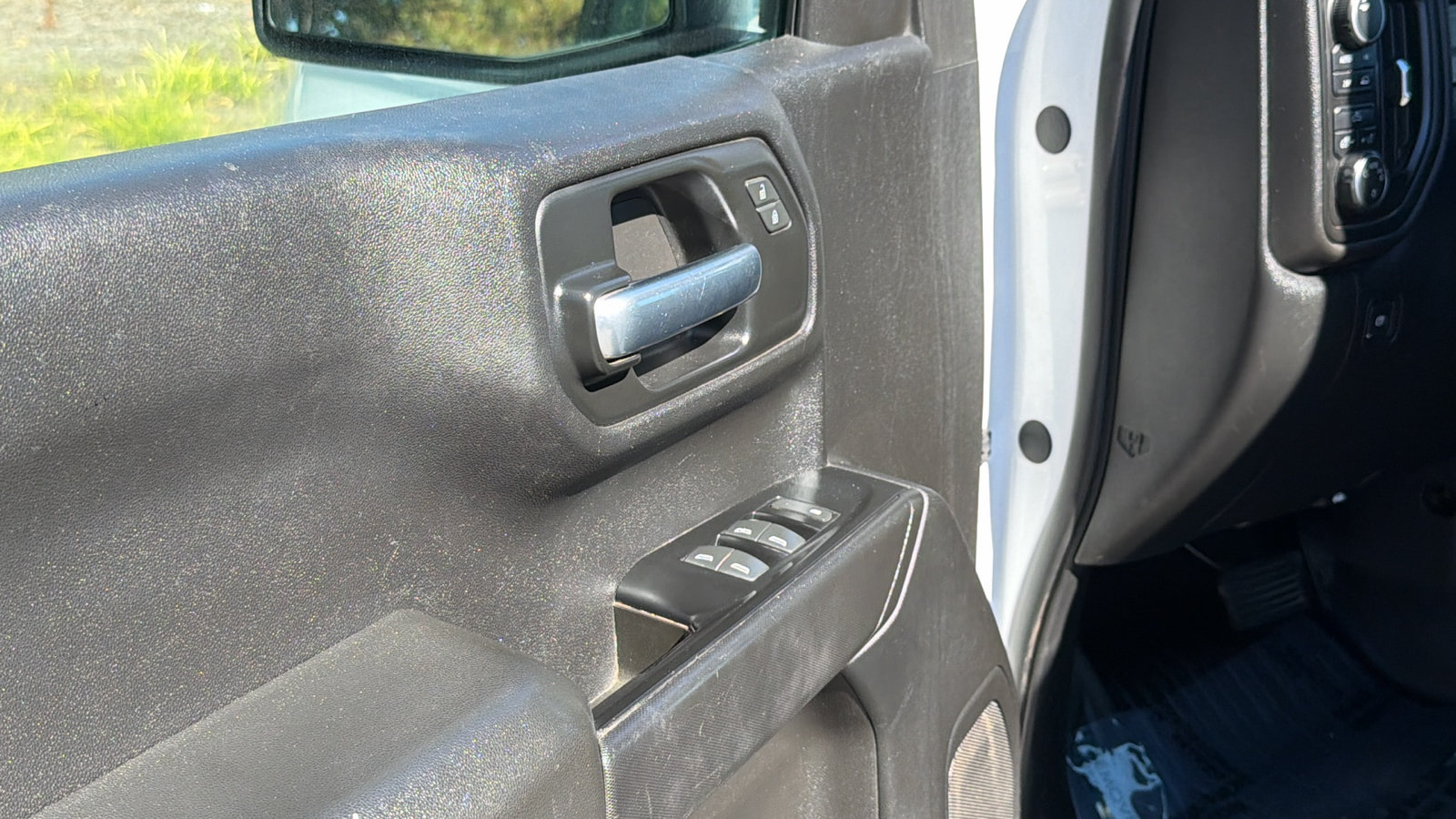 Used 2019 Chevrolet Silverado 1500 W/T w/ Trailering Package AWD/4WD image 15