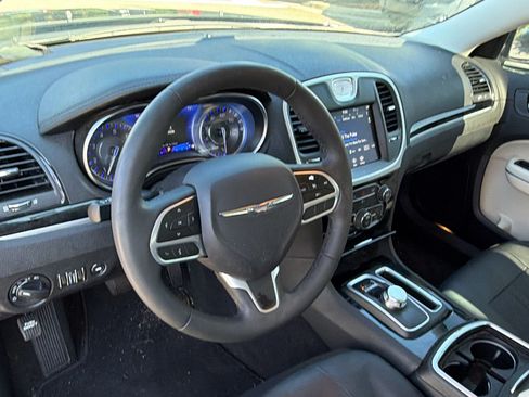 Used 2023 Chrysler 300 Touring w/ Sport Appearance Package RWD image 22