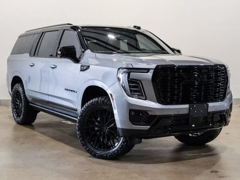 Used 2026 GMC Yukon XL Denali Ultimate AWD/4WD image 4