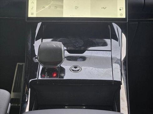 Certified 2025 Land Rover Range Rover Sport Dynamic SE image 12